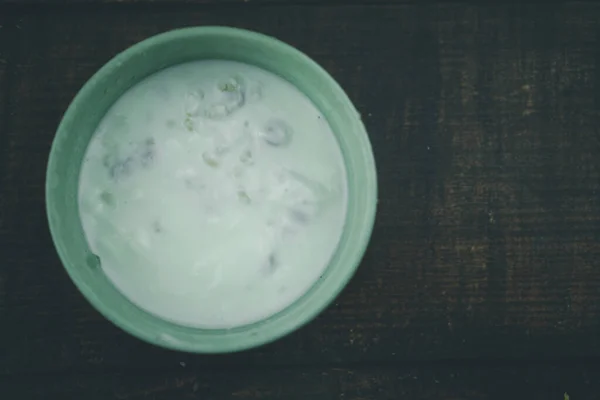 Bol Yaourt Blanc Sur Table Bois — Photo