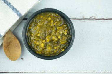 Nam Prik Num (Kuzey Tayland Yeşil Chili Dip). Tayland yemeği.