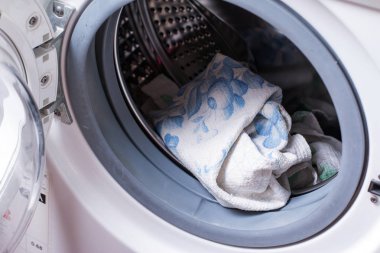 çamaşır yıkama makinesi