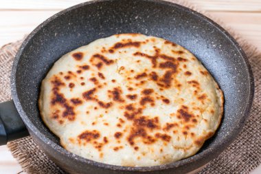 Krep veya bir tavada ballı krep