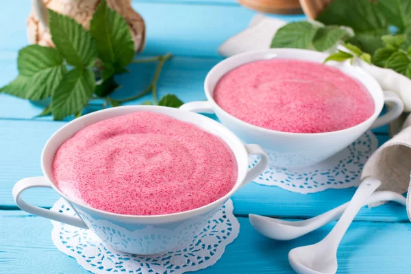 Sweet berry mousse in a white bowl — Stock Photo, Image