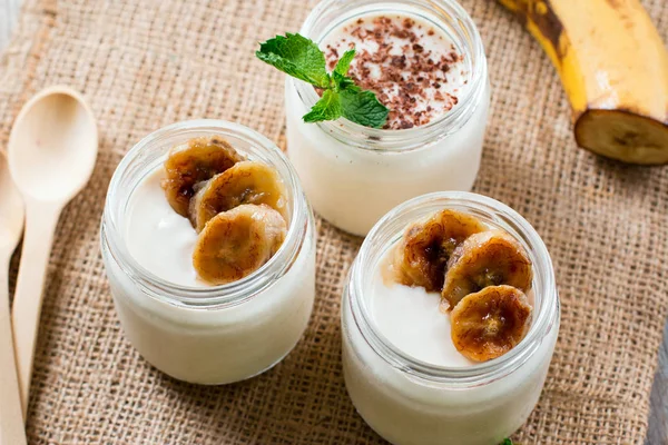 Muzlu mousse (puding) sağlıklı vejetaryen tatlı