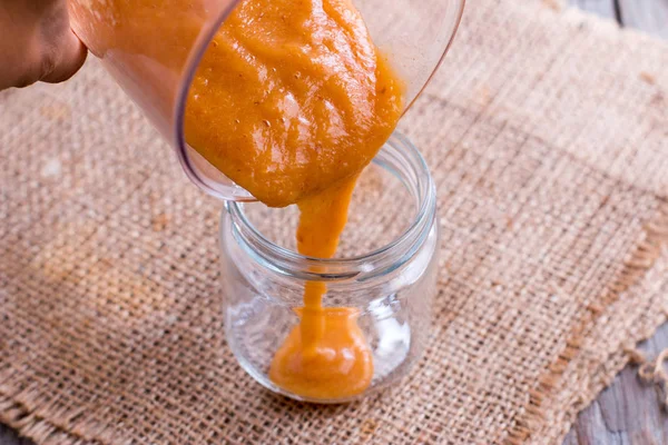Preparation of fruit puree in a jar — Stock Photo, Image