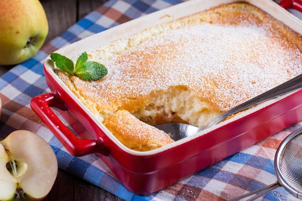 Apple pudding on the table — Stock Photo, Image