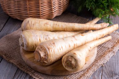 Parsnips ahşap kesme tahtası