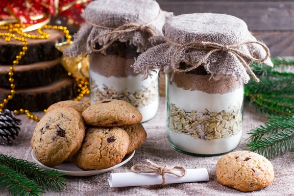 Hromadu souborů cookie a souborů cookie mix v jar, pojem Vánoce a dovolenou — Stock fotografie
