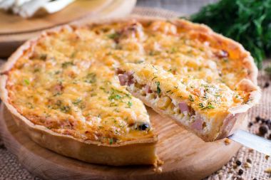 Fransız quiche Lorraine bir parça