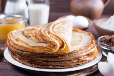 Geleneksel Ukrayna ya Rusya plaka üzerinde gözleme