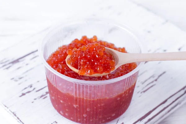Red caviar in a jar on white background. Sea food. Healthy eating. Diet — Stock Photo, Image