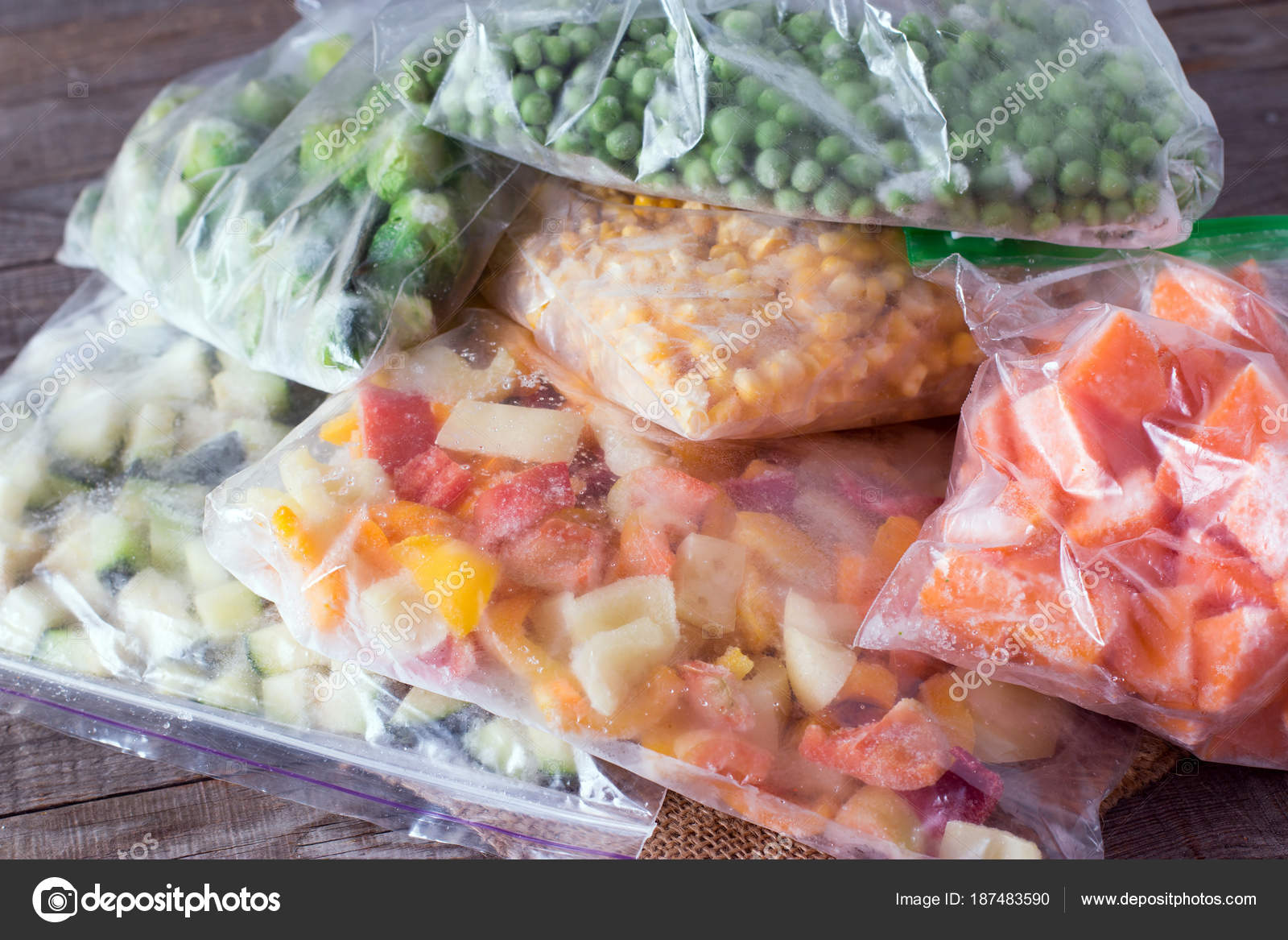 Замороженные овощи с фаршем. Заморозка овощей. Мешки для заморозки овощей и фруктов. Замороженные овощи. Сухая заморозка овощей.