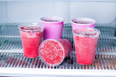 Buzlukta donmuş berry püre