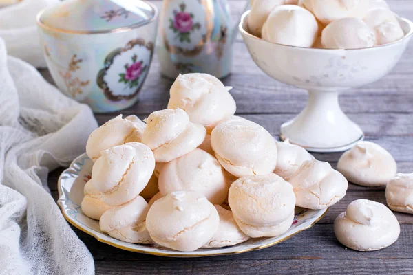 Beze or Meringues — стокове фото