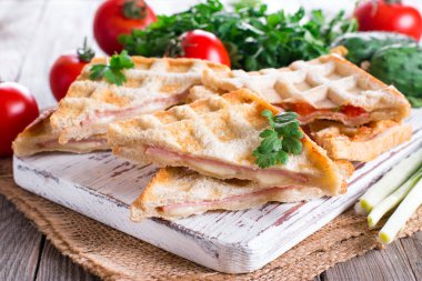 Jambon ve peynir preslenmiş ve tost Çift Kişilik panini