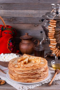 İnce ev yapımı krepler. Rus bulanıklığı. Maslenitsa