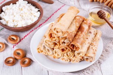 Lezzetli krepler. İnce krepler. Rusça bulanık