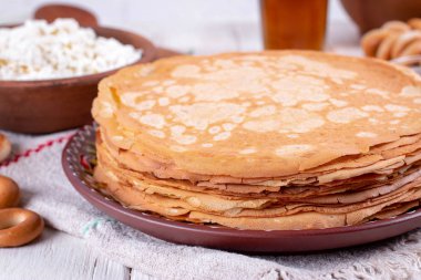 ince krep yığını