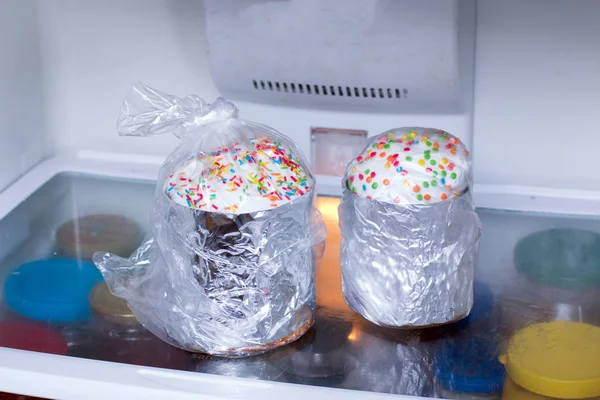 Домашний пасхальный торт в морозилке — стоковое фото