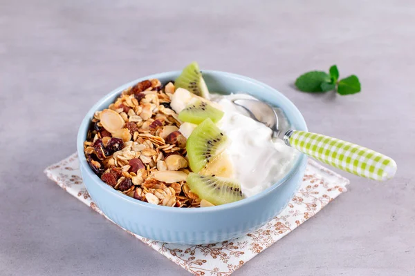 Micul Dejun Sănătos Muesli Iaurt Kiwi Banane Conceptul Dietă Sănătoasă — Fotografie, imagine de stoc