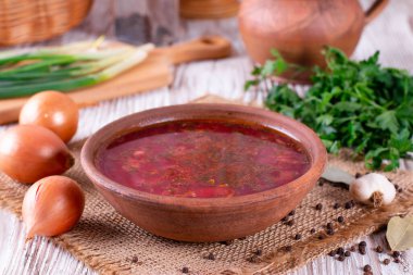 Geleneksel Ukrayna çorbası. Pancar çorbası.