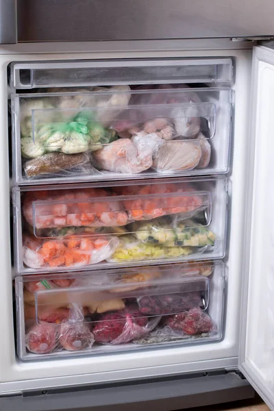 Comida Congelada Refrigerador Verduras Los Estantes Del Congelador — Foto de Stock