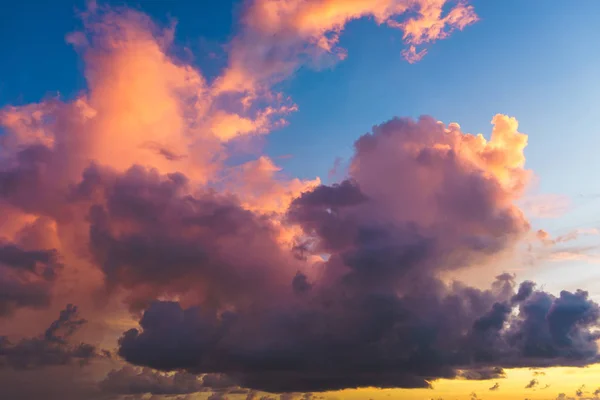 Céu e nuvens por do sol — Fotografia de Stock