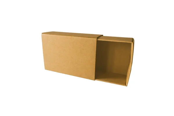 Открытая коричневая коробка на белом фоне — стоковое фото