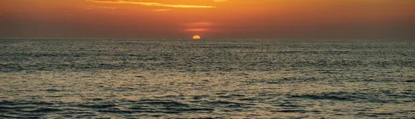 Морской пейзаж, закат — стоковое фото