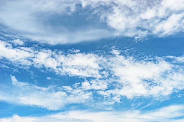 云和天空背景 — 图库照片