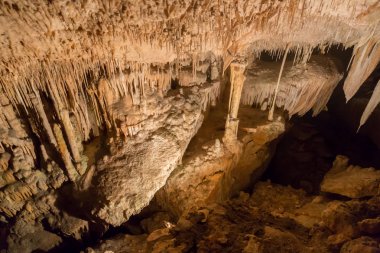 Dripstone Mağarası 