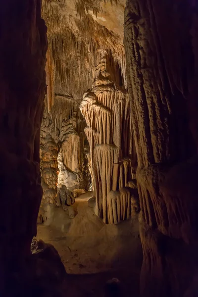 Dripstone Mağarası 