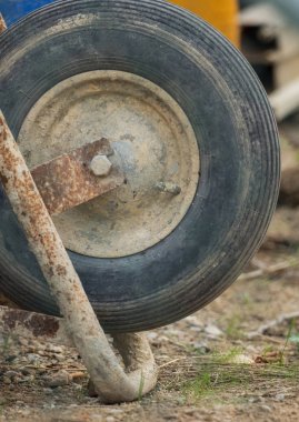 Bir el arabası ön tekerlek