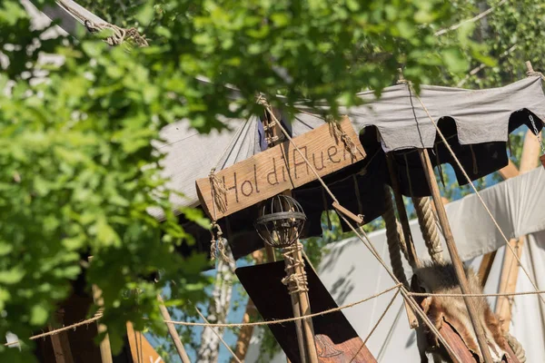 People, salesstands and general impressions of the medieval age festival on Lake Murner in Wackersdorf, Bavaria on 27 May 2017 — Stock Photo, Image