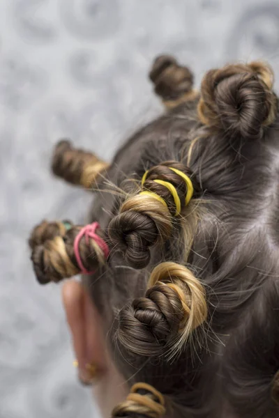 Saç Kurutma Makinesi Konsept Kesim Salonu Kadın Stilisti — Stok fotoğraf
