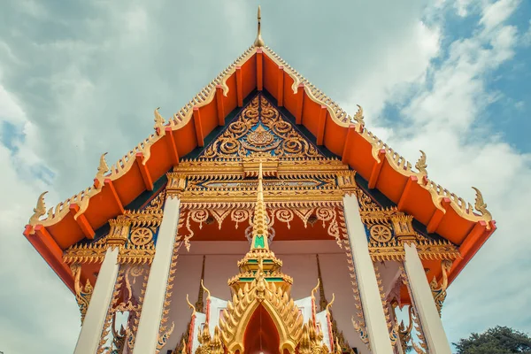 Antiguo templo tailandés. Wat Karon. Suwan Khiri Khet Temple Phuket, Tailandia . — Foto de Stock