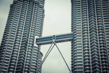 Petronas İkiz Kuleler Kuala Lumpur. Modern gökdelen mimarisi. Kat ayrıntıları.