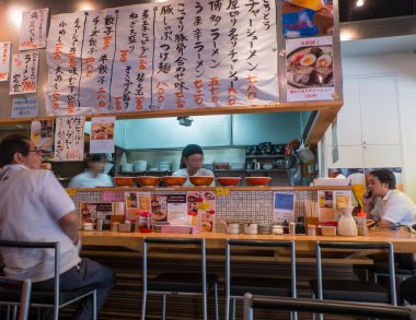 Fukuoka, Japonya - 26 Eylül 2014: Ramen Restaura 'nın İçi