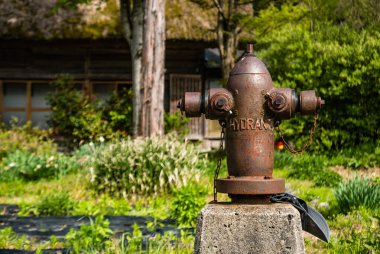 eski yangın musluğu