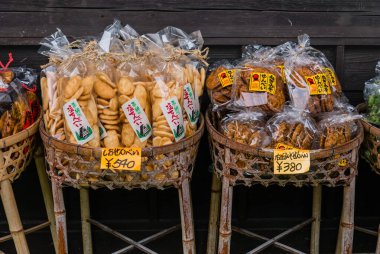 Shirakawa 'da hediyelik eşya.