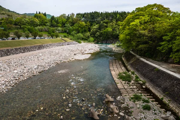 Shirakawa-go 'nun Tarihi Köyüne Giriş