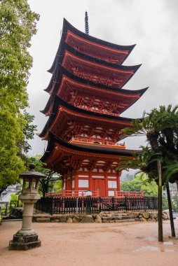 Miyajima Adası 'ndaki 5 katlı Pagoda (Gojunoto)