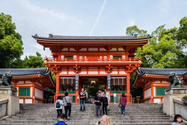 Yasaka-jinja Tapınağının Ön Kapısı 