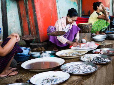Nyaung U 'daki Mani-Sithu Pazarı, Myanmar (Burma)