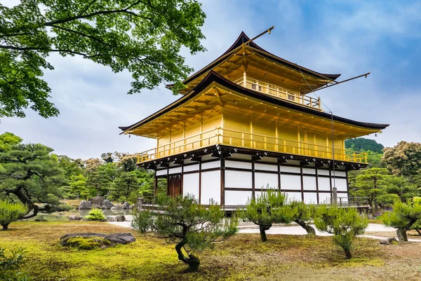 Templo de Kinkaku ji Fotos De Stock Sin Royalties Gratis