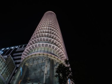 Cheonggyecheon Akarsu Parkı 'nda bir bina.