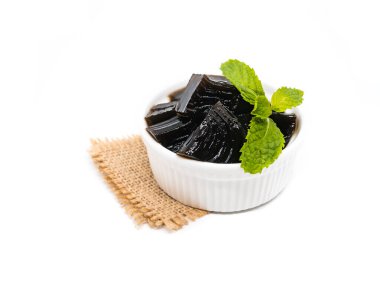 Çimen jölesi (Mesona chinensis)