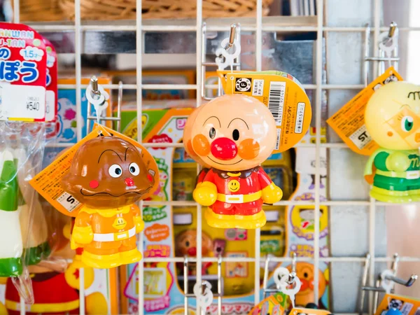 Brinquedos e lembranças vendendo na loja de lembranças do Tokyo Metropo — Fotografia de Stock