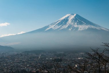 Chureito Pagoda 'dan Fuji dağı manzarası 