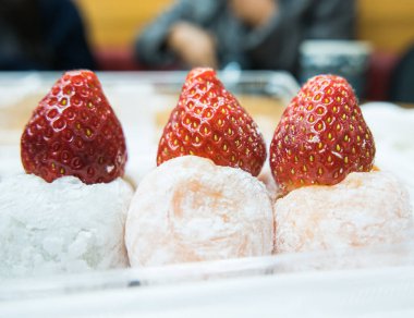 Çilekli daifuku.