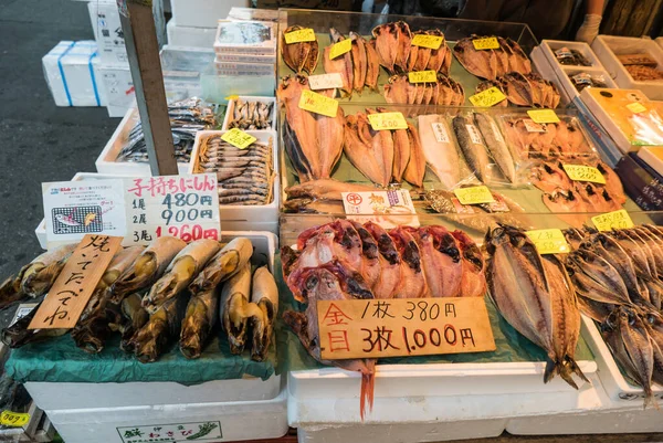 Mercado de pescado de Tsukiji, Japón — Foto de Stock