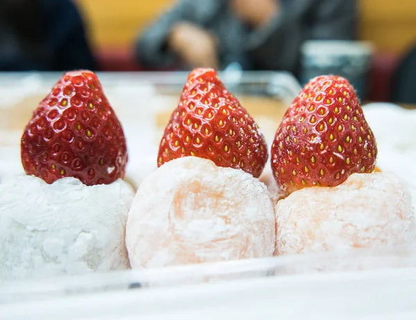 Aardbeiendaifuku — Stockfoto